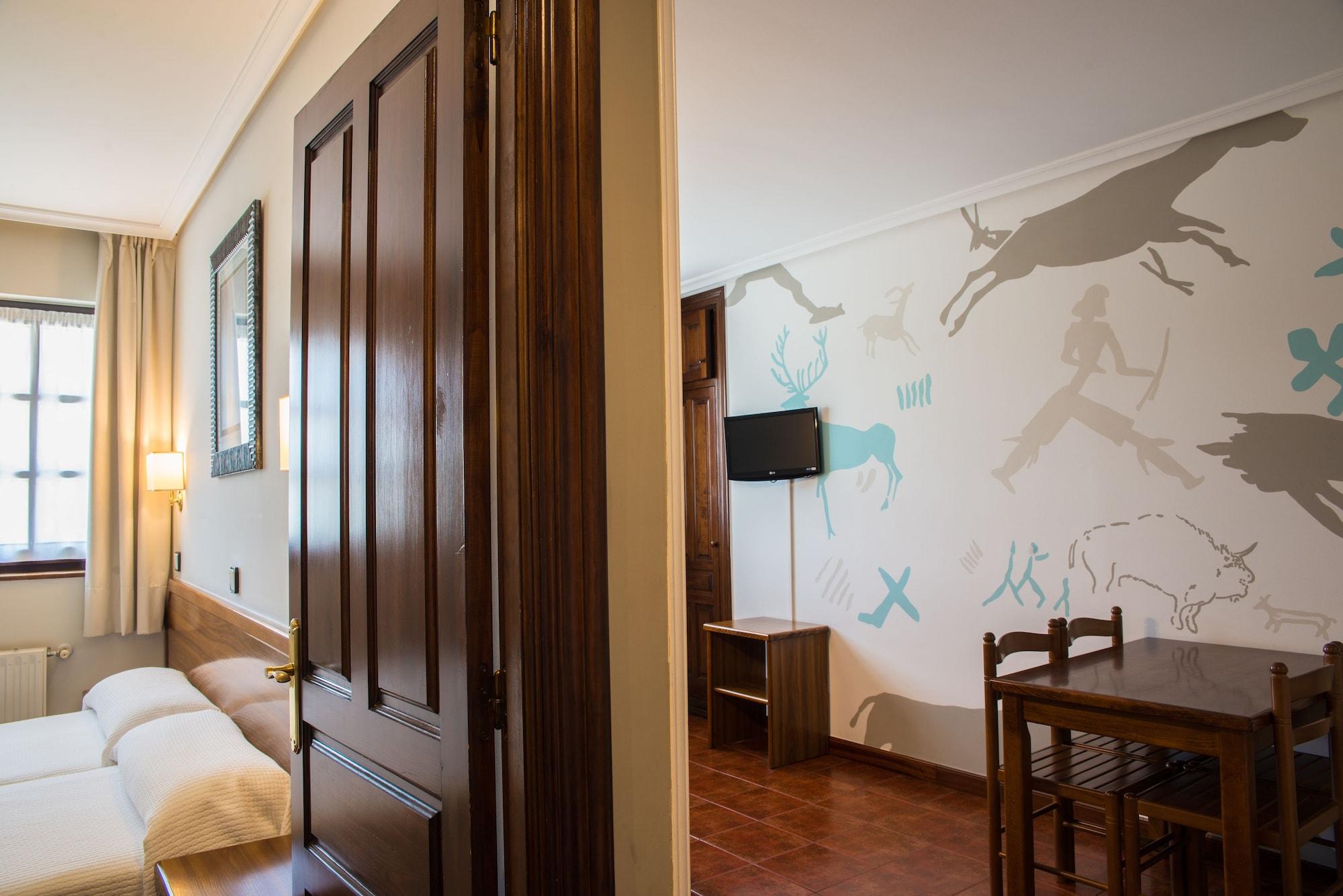 Apartamentos Capriccio Santillana del Mar Exterior photo