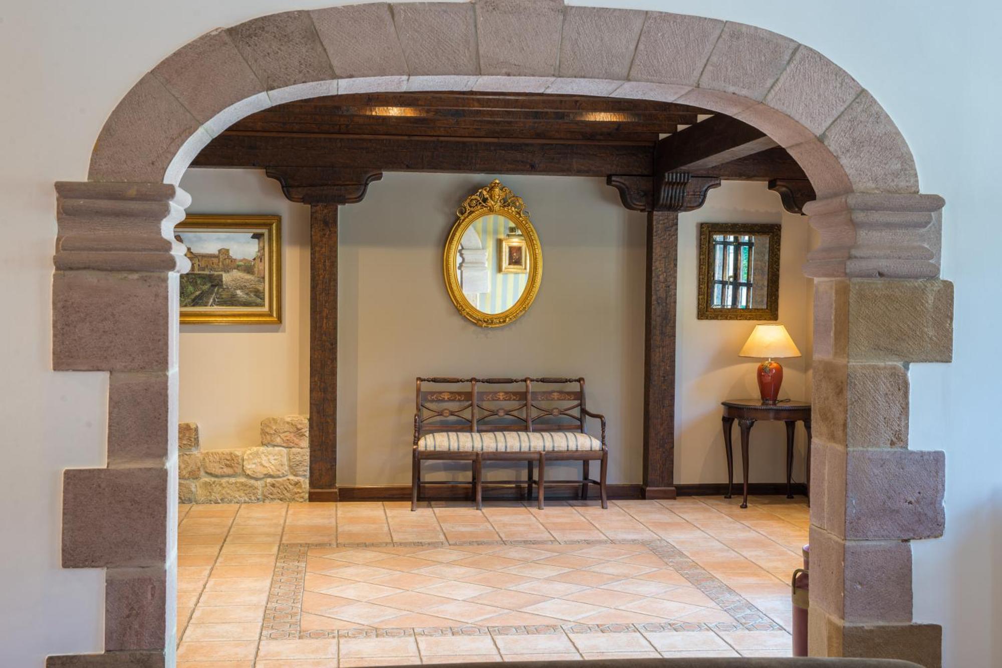 Apartamentos Capriccio Santillana del Mar Exterior photo