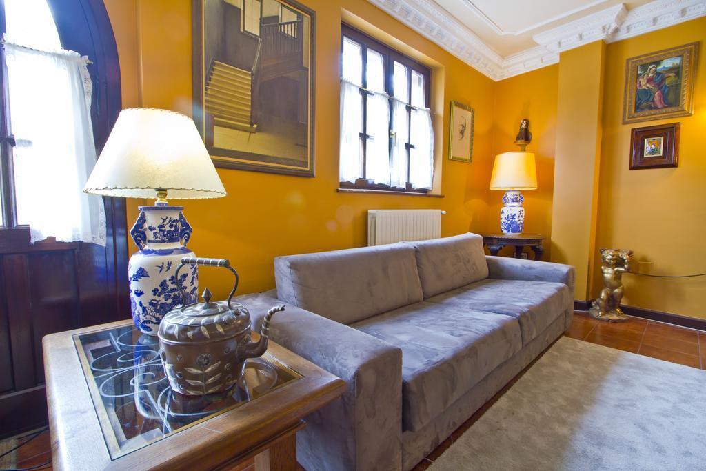 Apartamentos Capriccio Santillana del Mar Exterior photo